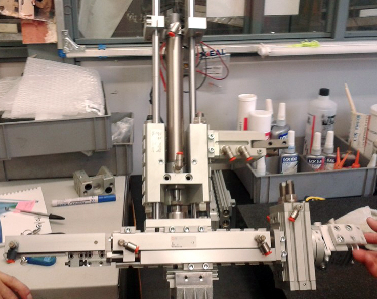 Guide unit GDHK + Precision slide S14k + Rotary actuator R3K+ Gripper P4K + Gripper P7k